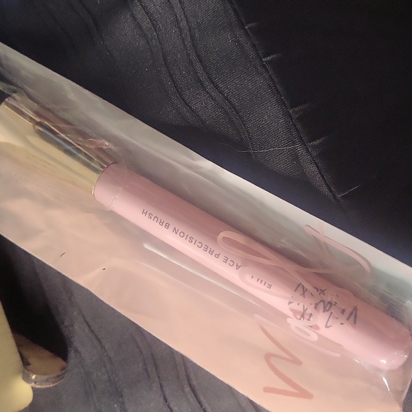 MALLY Fullface brush - Picture 2 of 3